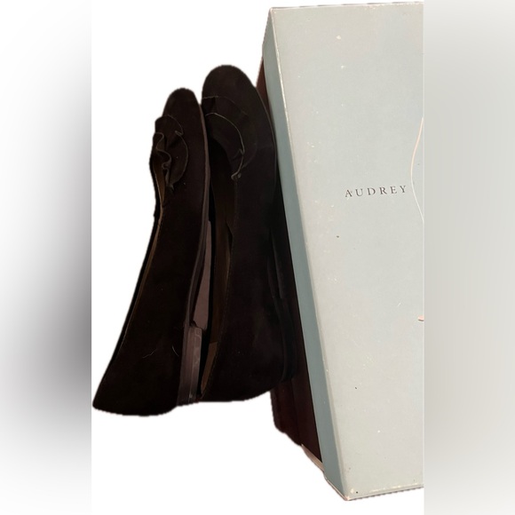 Woman’s suede black shoes ruffle size 6 - Picture 7 of 10